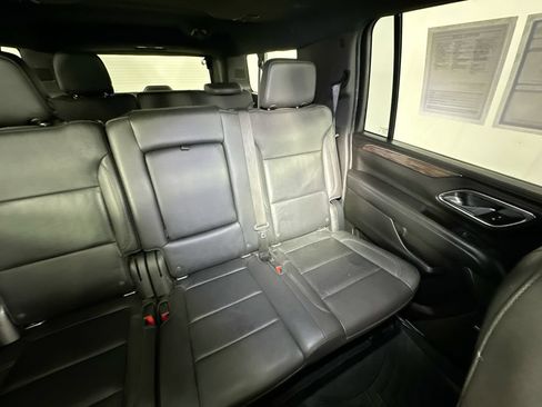 Used 2021 Chevrolet Suburban LT AWD/4WD image 14