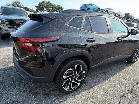 New 2026 Chevrolet Trax RS w/ Sunroof Package FWD image 10