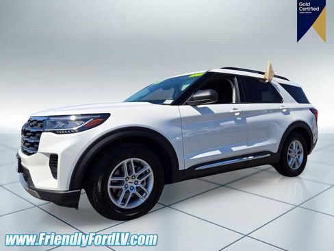 Certified 2025 Ford Explorer Active RWD image 3