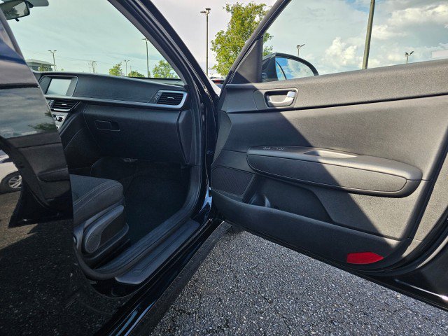 Used 2018 Kia Optima LX FWD image 12