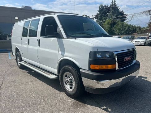Used 2024 GMC Savana 2500 w/ Driver Convenience Package RWD image 3