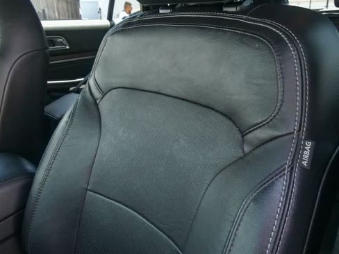 Used 2017 Ford Explorer Limited w/ Equipment Group 301A FWD image 21