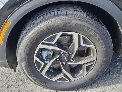 Certified 2025 Kia Sportage LX image 6