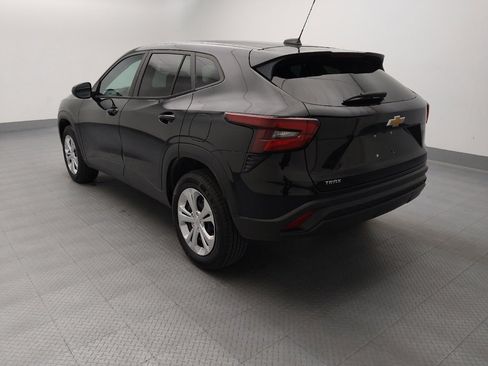 Used 2024 Chevrolet Trax LS FWD image 5