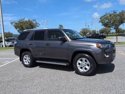 Used 2018 Toyota 4Runner SR5 RWD image 2