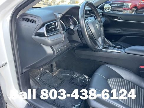 Used 2020 Toyota Camry SE FWD image 6
