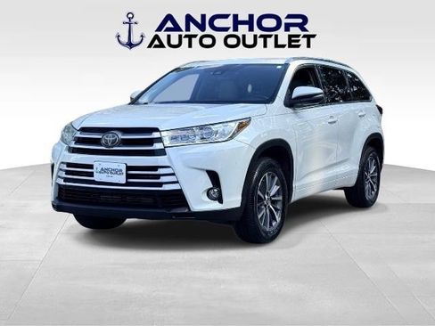 Used 2018 Toyota Highlander XLE FWD image 4