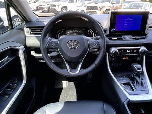 Used 2024 Toyota RAV4 XLE Premium FWD image 5