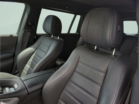 Used 2023 Mercedes-Benz GLS 580 4MATIC image 25