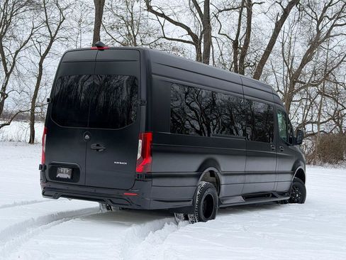 Used 2023 Mercedes-Benz Sprinter 3500 w/ Parking Package image 28