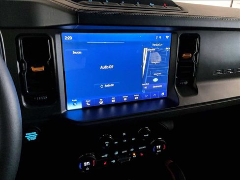 Used 2024 Ford Bronco Badlands image 19