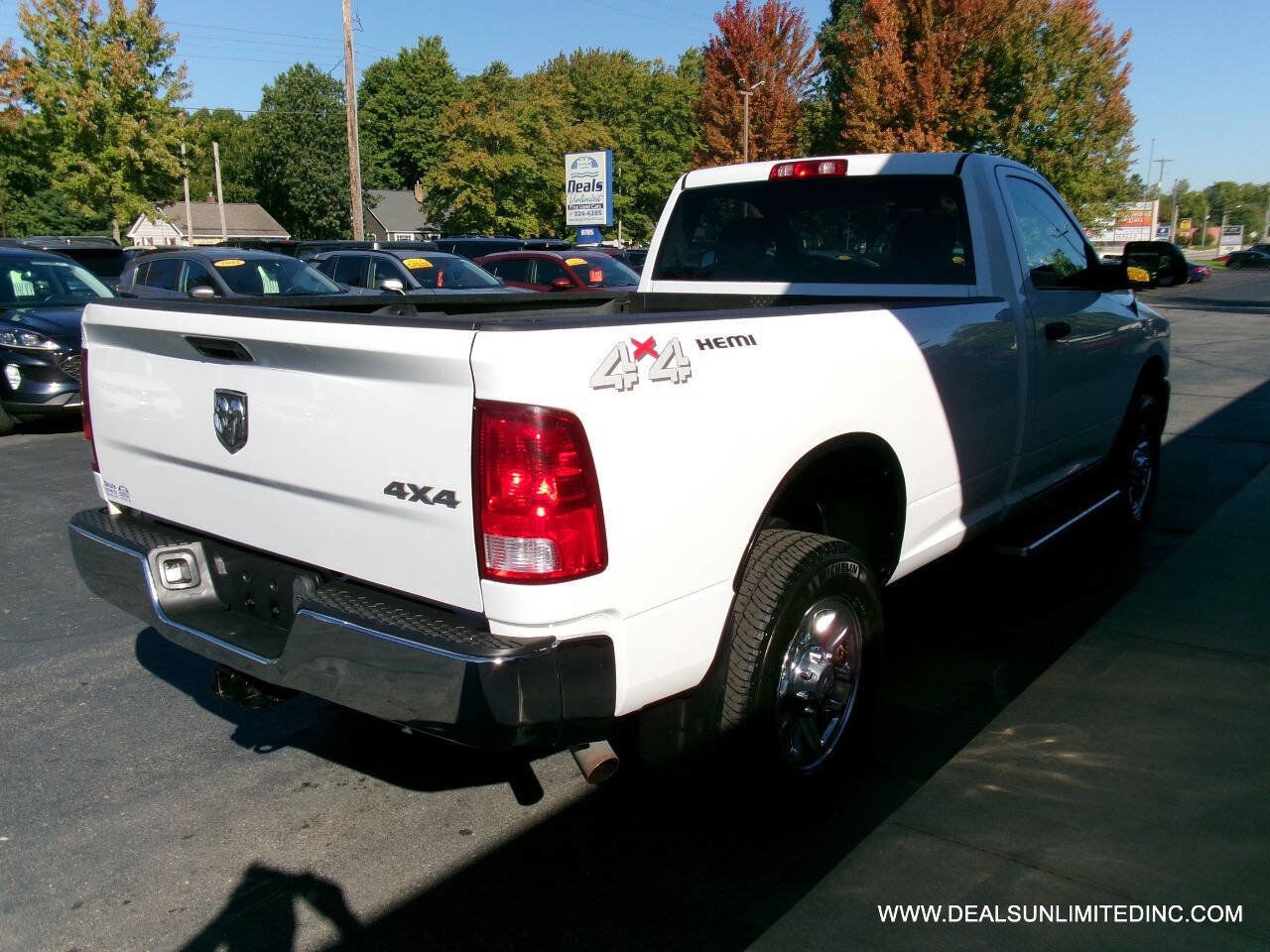 Used 2018 RAM 3500 Tradesman w/ Chrome Appearance Group AWD/4WD image 3