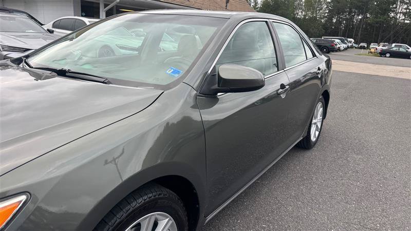 Used 2012 Toyota Camry XLE w/ Leather Pkg FWD image 12
