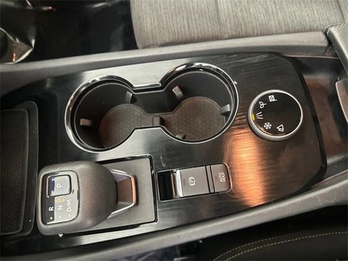 Used 2021 Nissan Rogue SV image 31