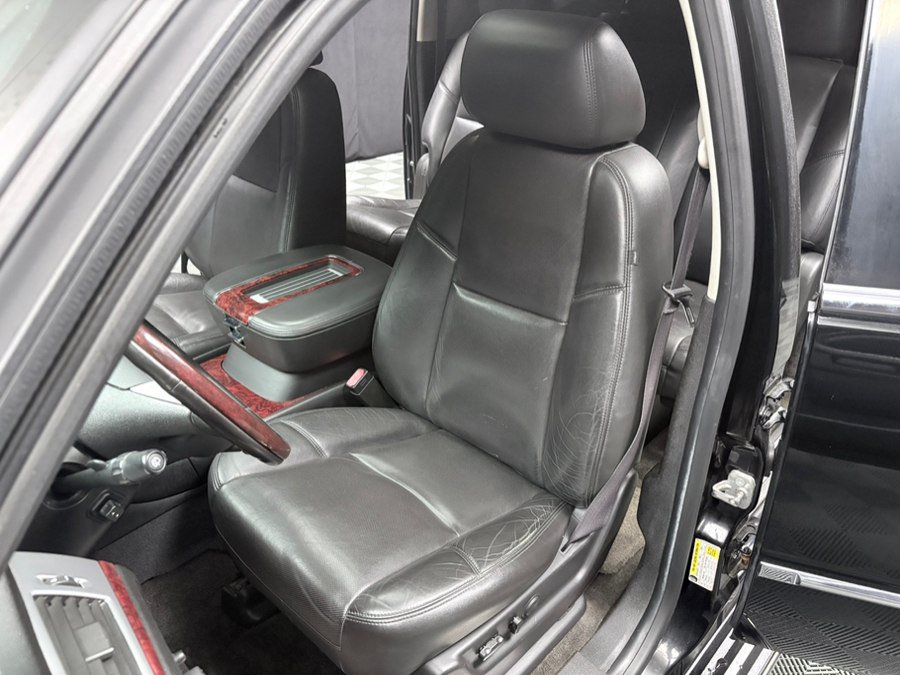 Used 2013 Cadillac Escalade ESV Luxury AWD/4WD image 31