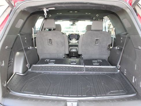 Used 2022 Chevrolet Traverse LT w/ LPO, Floor Liner Package AWD/4WD image 61