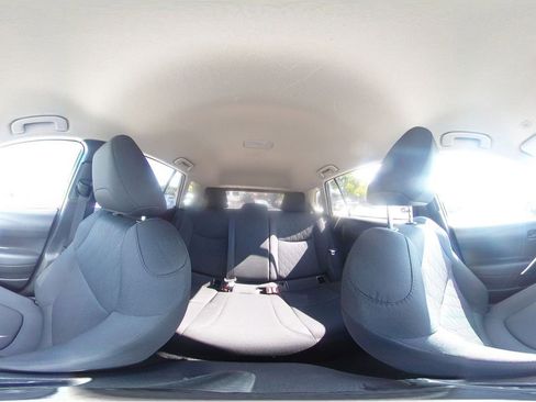 Used 2025 Toyota Corolla Cross LE image 41