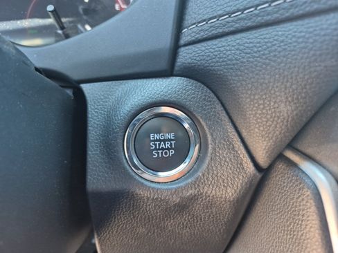 Used 2025 Toyota RAV4 XLE AWD/4WD image 31