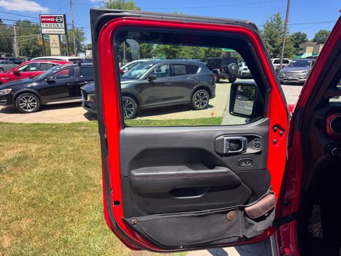 Used 2021 Jeep Gladiator Rubicon AWD/4WD image 22