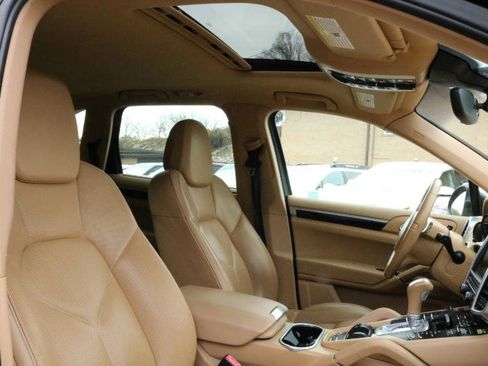 Used 2012 Porsche Cayenne image 21