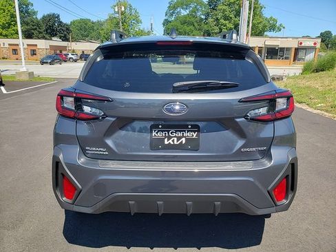 Used 2024 Subaru Crosstrek 2.0i Premium AWD/4WD image 5