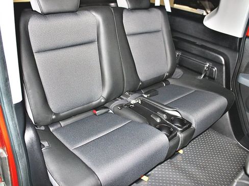 Used 2005 Honda Element EX image 25