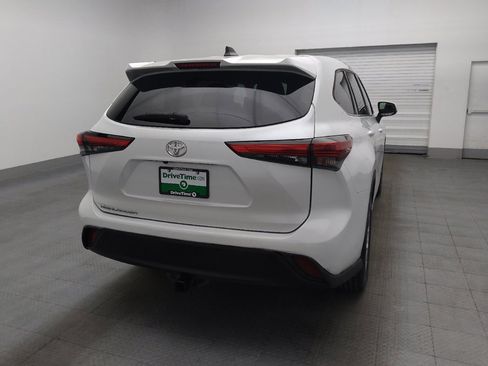 Used 2022 Toyota Highlander L FWD image 7