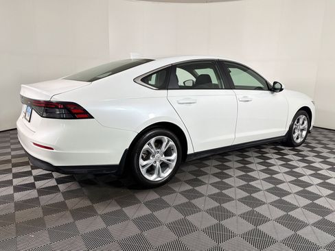 Used 2025 Honda Accord LX image 8
