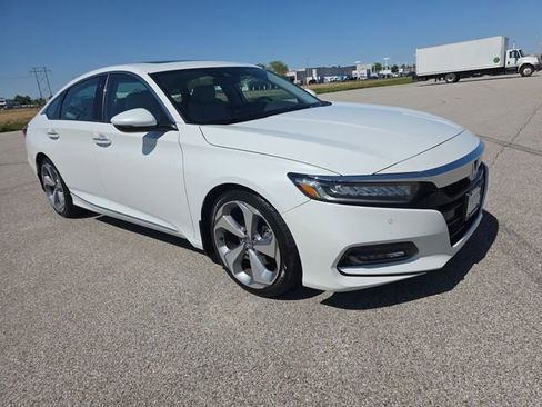 Used 2018 Honda Accord Touring image 15