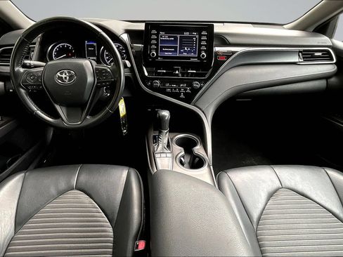 Used 2022 Toyota Camry SE FWD image 5