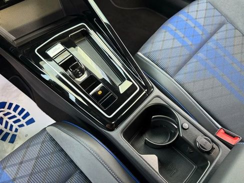 Used 2025 Volkswagen Golf R Black Edition image 34