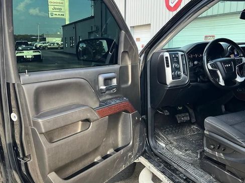 Used 2017 GMC Sierra 1500 SLE w/ Elevation Edition AWD/4WD image 9