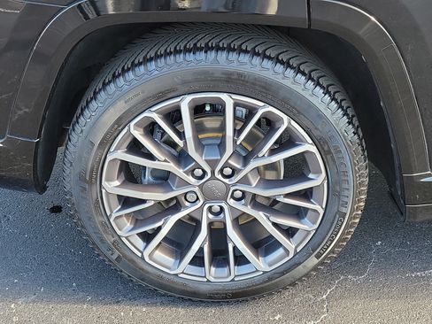 Used 2021 Jeep Grand Cherokee L Summit AWD/4WD image 8