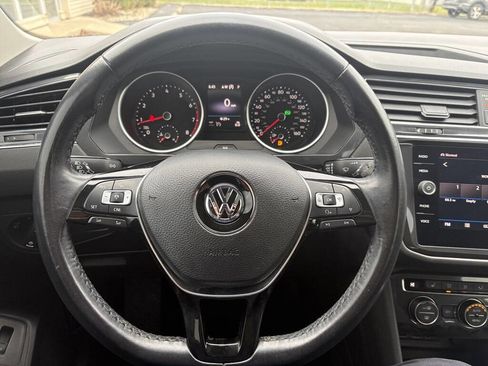 Used 2018 Volkswagen Tiguan SEL w/ 3rd Row Seat Package image 20