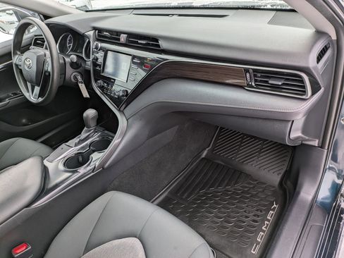 Used 2020 Toyota Camry LE image 20