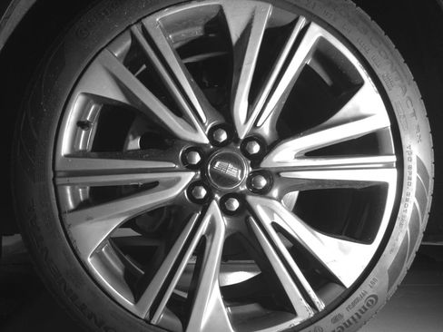 Certified 2025 Cadillac Optiq Luxury 2 AWD/4WD image 9