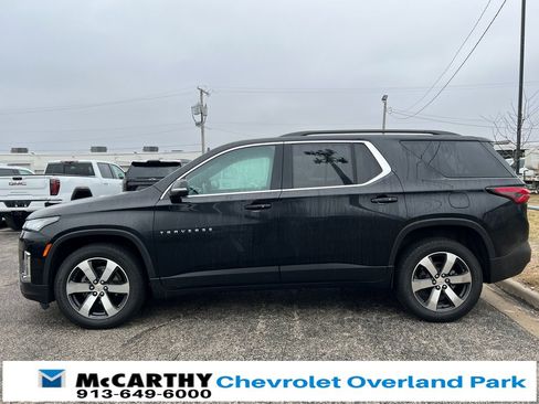 Used 2023 Chevrolet Traverse LT w/ LT Premium Package image 7