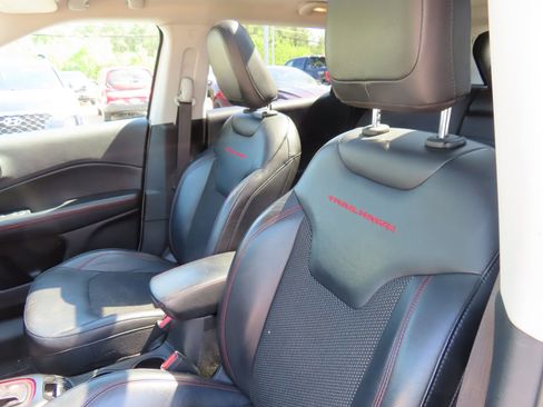 Used 2017 Jeep Compass Trailhawk w/ Navigation Group image 27