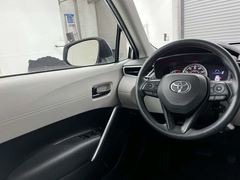 Used 2022 Toyota Corolla Cross L AWD/4WD image 15