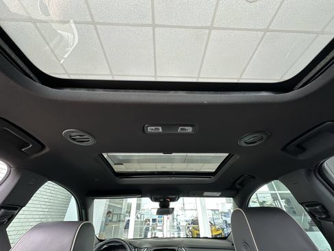 Certified 2023 Chevrolet Traverse Premier FWD image 22