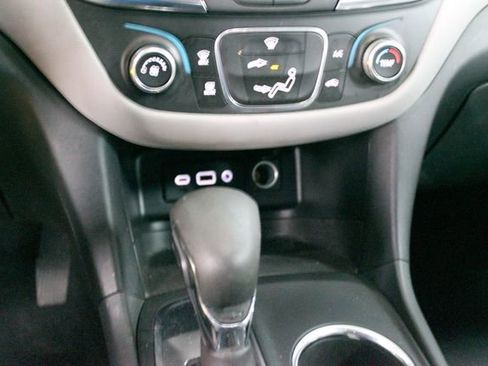 Used 2022 Chevrolet Equinox LT FWD image 19