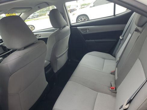 Used 2016 Toyota Corolla LE image 10