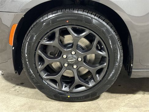 Used 2019 Chrysler 300 S image 26