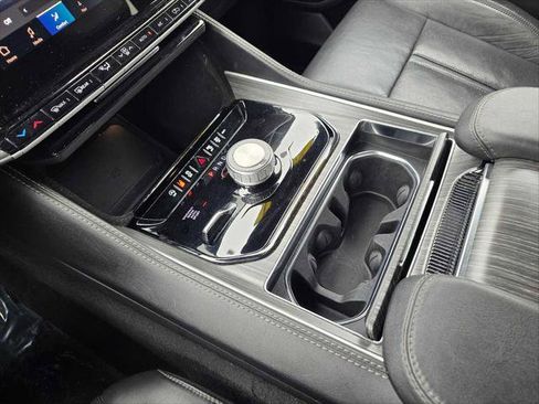 Used 2024 Jeep Wagoneer Series II AWD/4WD image 30