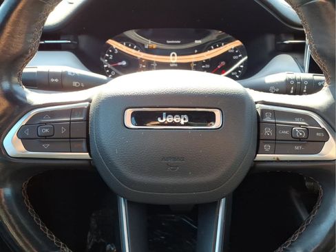 Used 2022 Jeep Compass Limited image 11