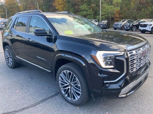 New 2026 GMC Terrain Denali w/ LPO, Floor Liner Package image 40