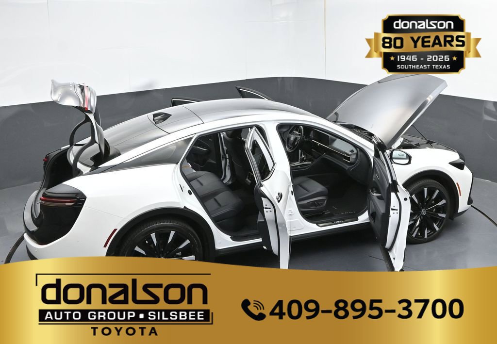 Used 2024 Toyota Crown Platinum AWD/4WD image 30