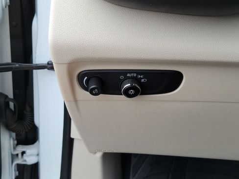 Used 2022 Buick Envision Preferred w/ Safety Package FWD image 27