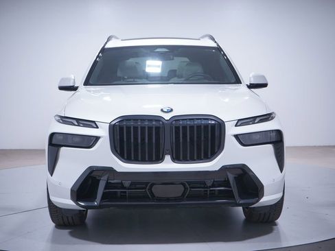 Used 2026 BMW X7 xDrive40i w/ M Sport Package AWD/4WD image 4