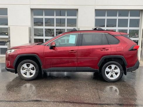 Used 2020 Toyota RAV4 XLE w/ Convenience Package AWD/4WD image 3
